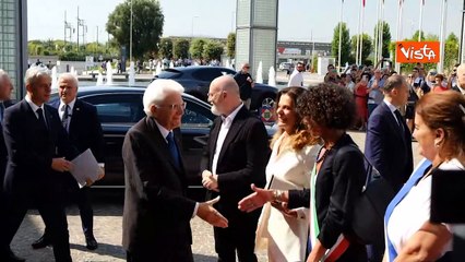 L'ovazione per l'arrivo di Mattarella al Meeting di Rimini: "Presidente! Presidente!"
