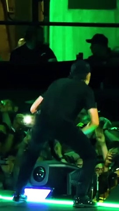 LARS ULRICH INJURES JAMES HETFIELD LIVE (2023) #METALLICA #shorts