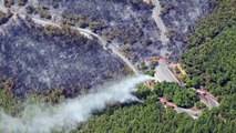 عمليات مكافحة الحرائق تتواصل في جبل بارنيثا قرب أثينا