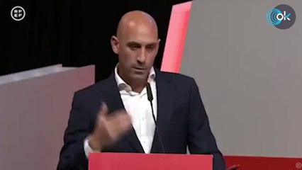 La versión de Rubiales sobre el beso a Jenni: "'¿Un piquito?' y ella dijo 'vale'"
