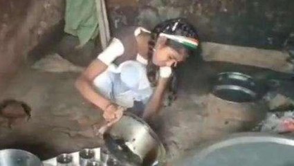 लांजी: विद्यालय में शिक्षा की जगह रसोई में बच्चे बना रहे चाय- देखिए पूरी ख़बर