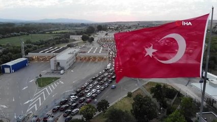 Gurbetçiler Sınır Kapılarında Uzun Araç Kuyrukları Oluşturdu