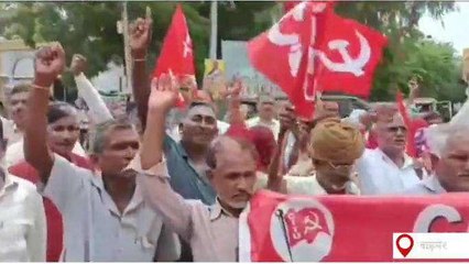 बाड़मेर: निर्माण कमठा मजदूर संघ ने कलेक्‍ट्रेट पर किया प्रदर्शन, जानिए क्‍या रखी मांग