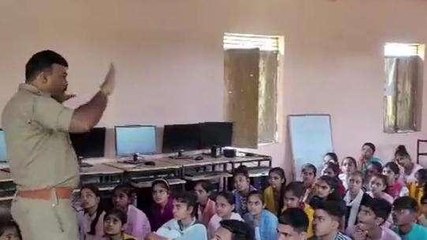 भिण्ड: पुलिस ने बच्चों की लगाई क्लास, गुड टच बेड टच की दी जानकारी