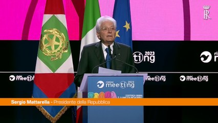 Mattarella ai giovani "Non fatevi chiudere in mondi separati"