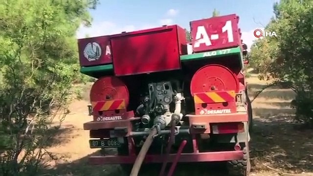 Antalya'da bozuk ormanlık alanda başlayan yangına müdahale ediliyor