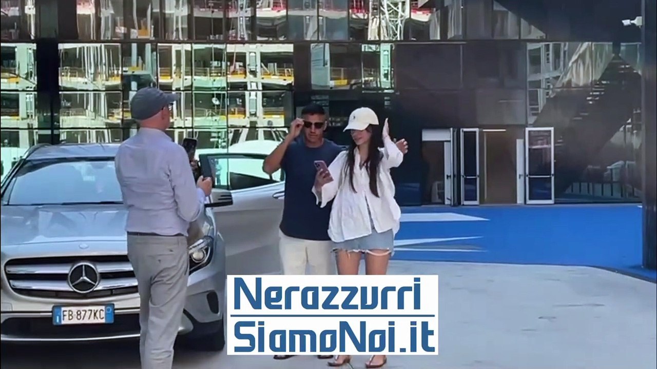 Sanchez lascia la sede dell'Inter: firmato il contratto