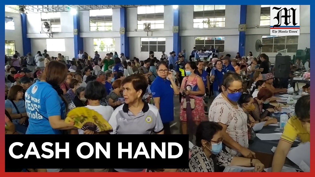 Elderly in Taytay receive P2,500 cash gift from local govt