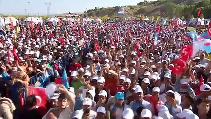 Cumhurbaşkanı Erdoğan: "Türk milletinin şanlı tarihini öğrenmek isteyenler Ahlat ve Malazgirt'i ziyaret etsin.