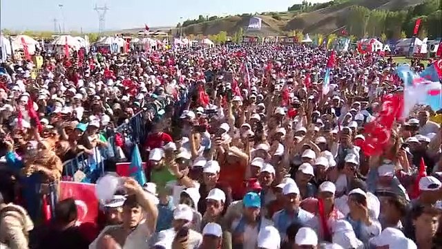 Cumhurbaşkanı Erdoğan: Türk milletinin şanlı tarihini öğrenmek isteyenler Ahlat ve Malazgirt'i ziyaret etsin.