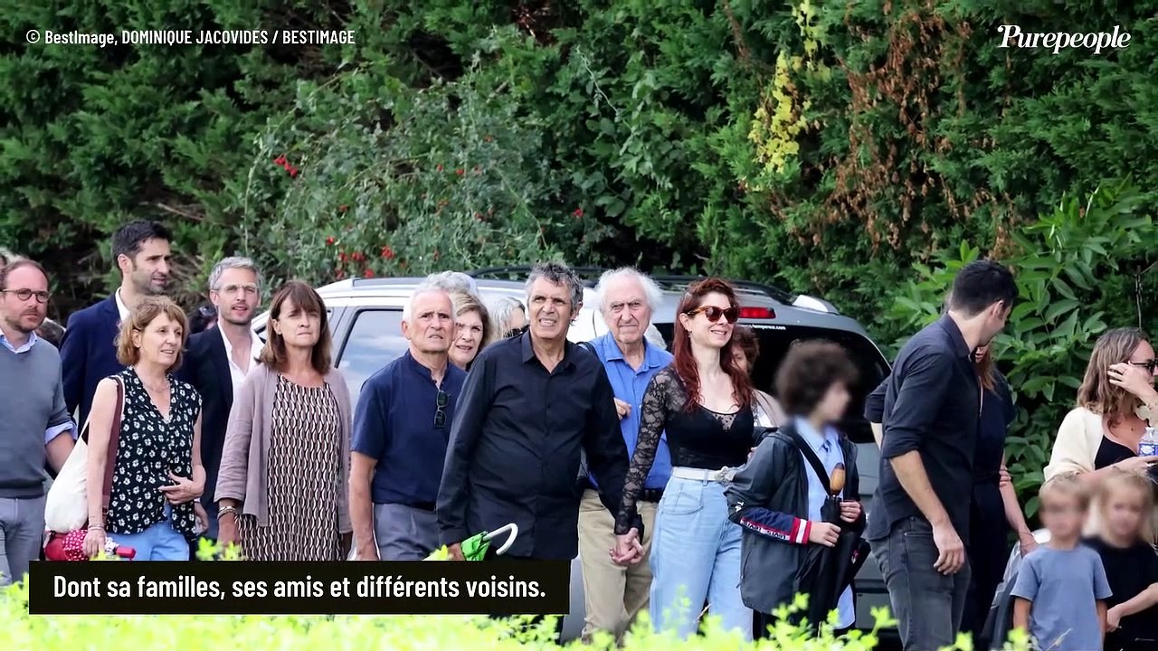 "Il nous emmenait faire des tours d'avion" : Obsèques de Gérard Leclerc, ces souvenirs qui refont surface après les obsèques