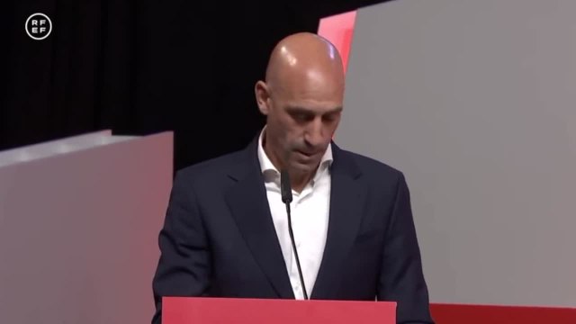 La polémica reacción de Vilda y De la Fuente cuando Rubiales habla del falso feminismo