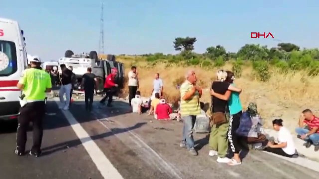 Soma'da tarım işçilerini taşıyan midibüs ile otomobil çarpıştı: 30 yaralı