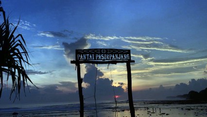 The Most Beautiful Beach That Must Be Visited by Foreign Tourists