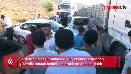 Şanlıurfa'da TIR duran araçlara çarptı: 5 yaralı