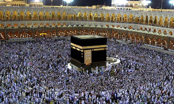 وزارة الحج والعمرة تضع 3 ضوابط لأداء مناسك العمرة