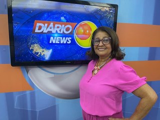 Léa Silva conta detalhes de sua vida e é surpreendida com homenagens no Interview Personalidades