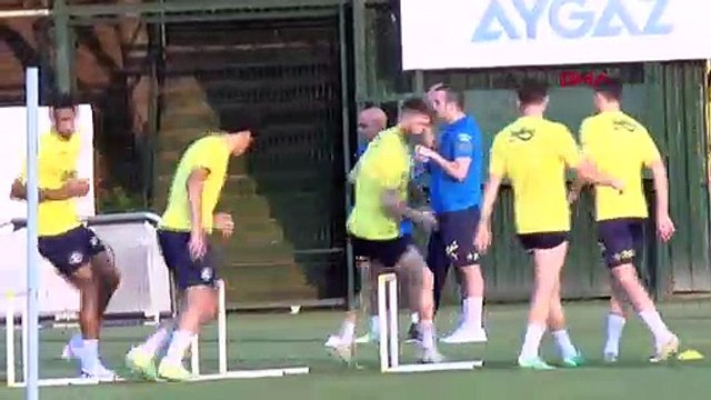 Fenerbahçe Batshuayi için Premier Lig'den gelen teklifi elinin tersiyle itti