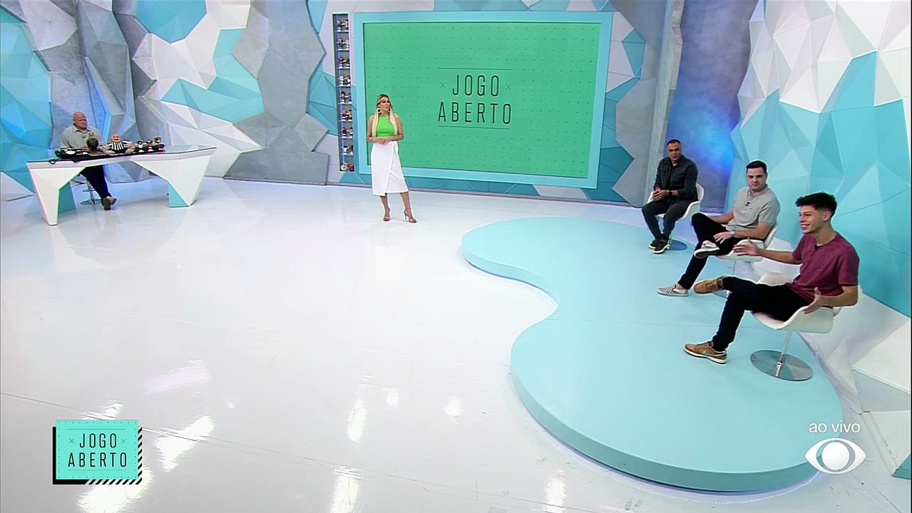 Zoeira Jogo Aberto: Ronaldo Giovaneli “chorando” pela eliminação do Corinthians? Sgarbi provoca