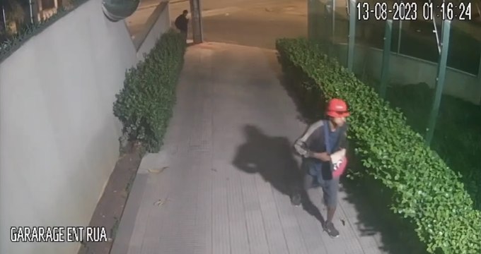 'Samurai' do Santo Antônio usa espada japonesa para evitar roubo de bicicletas