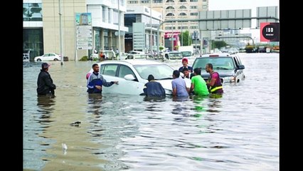 Lightning Strikes Makkah Clock Tower Amid Heavy Rain | I B D