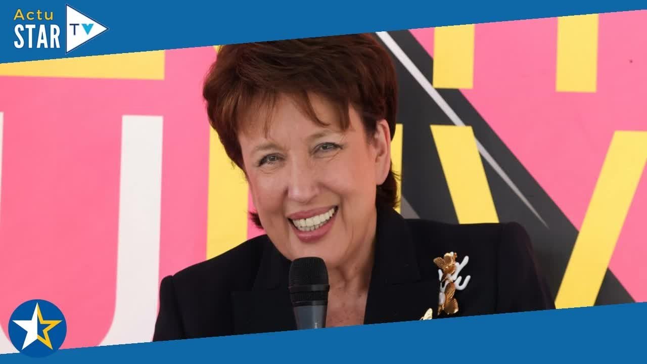 Soirée d’enfer !  Roselyne Bachelot poste une photo aux côtés d'un célèbre youtubeur, les interna