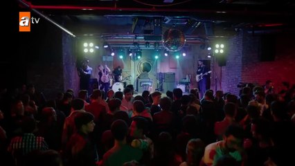 326. Huerfanas (Kirgin Cicekler), en español