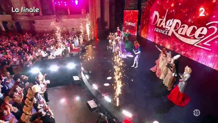 Drag Race 2 - Regardez le moment où la gagnante de cette deuxième saison est désigné !