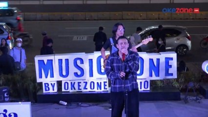 MUSIC ZONE: Eros Tjokro Tebar Lagu Cinta "Locked" di Anjungan Sarinah