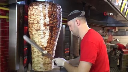 Döner ustası Kadir Deniz: 'Yemediğimiz üründen müşteriye vermiyoruz'