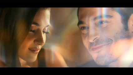 Hande Erçel ve Burak Deniz başrolde; "Bambaşka Biri" dizisinin yayın tarihi açıklandı