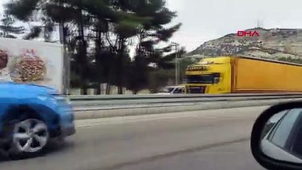 Burdur'da Aküsü Patlayan TIR Ulaşımı Aksattı