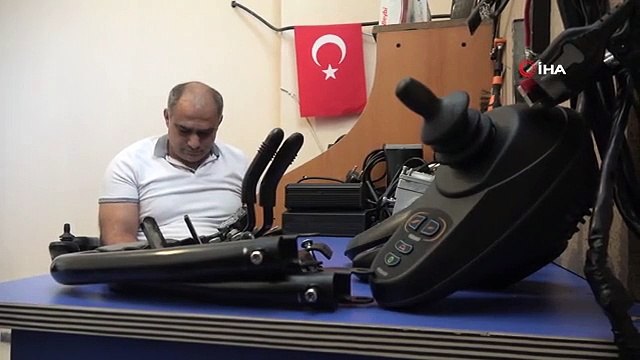 Engelli usta, evinin bodrumuna kurduğu atölye ile kader ortaklarının eli ayağı oldu