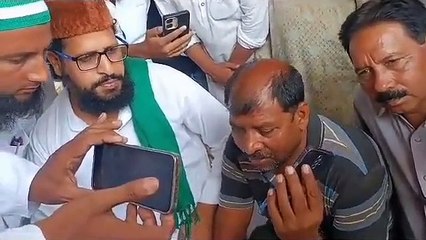 पीड़ित बच्चे के पिता मोहम्मद इरशाद से फोन पर बात की और हैदराबाद में बच्चे को पढ़ाने की पेशकश भी की है