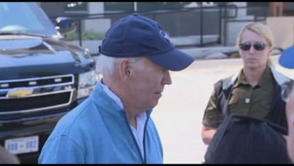 Biden scherza sulla foto segnaletica di Trump: "E' un bell'uomo"