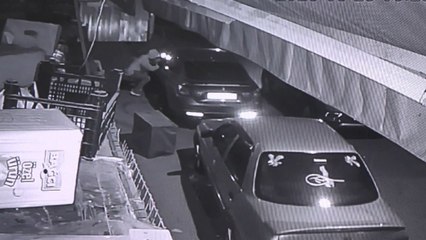 Esenler’de hayalet ekran hırsızlığı kamerada