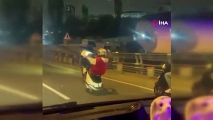 Motosikletli trafik magandaları kamerada