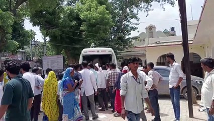 माचाड़ी - रैणी मार्ग पर सड़क दुर्घटना में बाइक सवार दो युवक गंभीर रूप से घायल