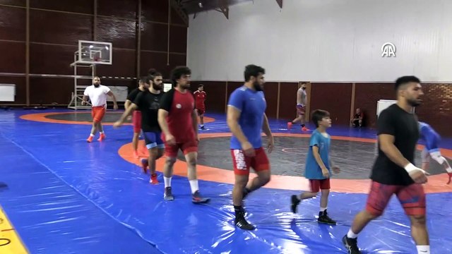 BOLU - Milli güreşçi Rıza Kayaalp, 6. dünya şampiyonluğuyla rekorunu geliştirmek istiyor