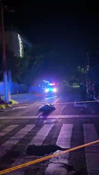 #EnVivo A balazos, asesinan a un joven frente a Plaza del Sol, en Zapopan #GuardiaNocturna