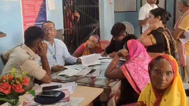 सारण: परसा थाना में लगा जनता दरबार, जानिए कितने भूमि विवाद हुए निष्पादित