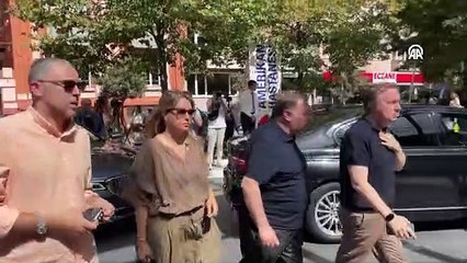 Kaza geçiren Sabancı çiftini yakınları hastanede ziyaret etti