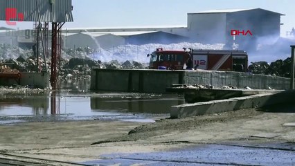 Yangın çıkan kağıt fabrikasında soğutma çalışmaları sürüyor