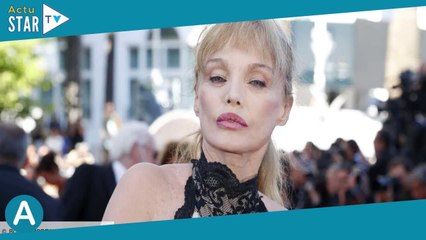 Arielle Dombasle cash sur la maternité  “Je n'ai jamais désiré être mère“