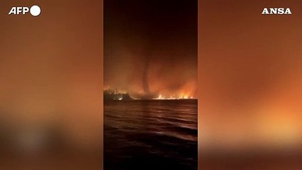 Incendi in Canada, "tornado di fuoco" a Lillooet