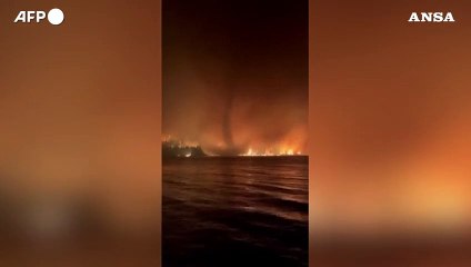 Incendi in Canada, "tornado di fuoco" a Lillooet
