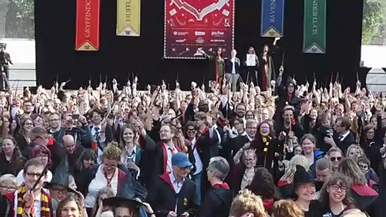Weltrekord: 1758 als Harry Potter verkleidete Fans in Hamburg