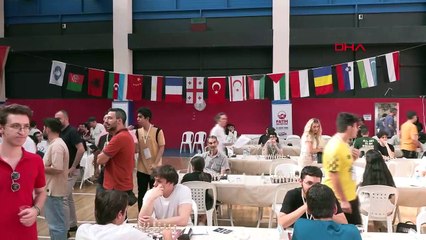 Début du 8e tournoi international d'échecs ouvert d'Istanbul