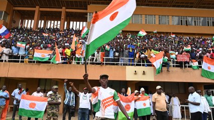 تطورات النيجر.. مظاهرة بنيامي دعما للانقلاب والمطالبة برحيل قوات فرنسا