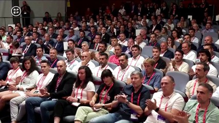 Selecionador de futebol feminino espanhol lamenta "comportamento impróprio" de Rubiales